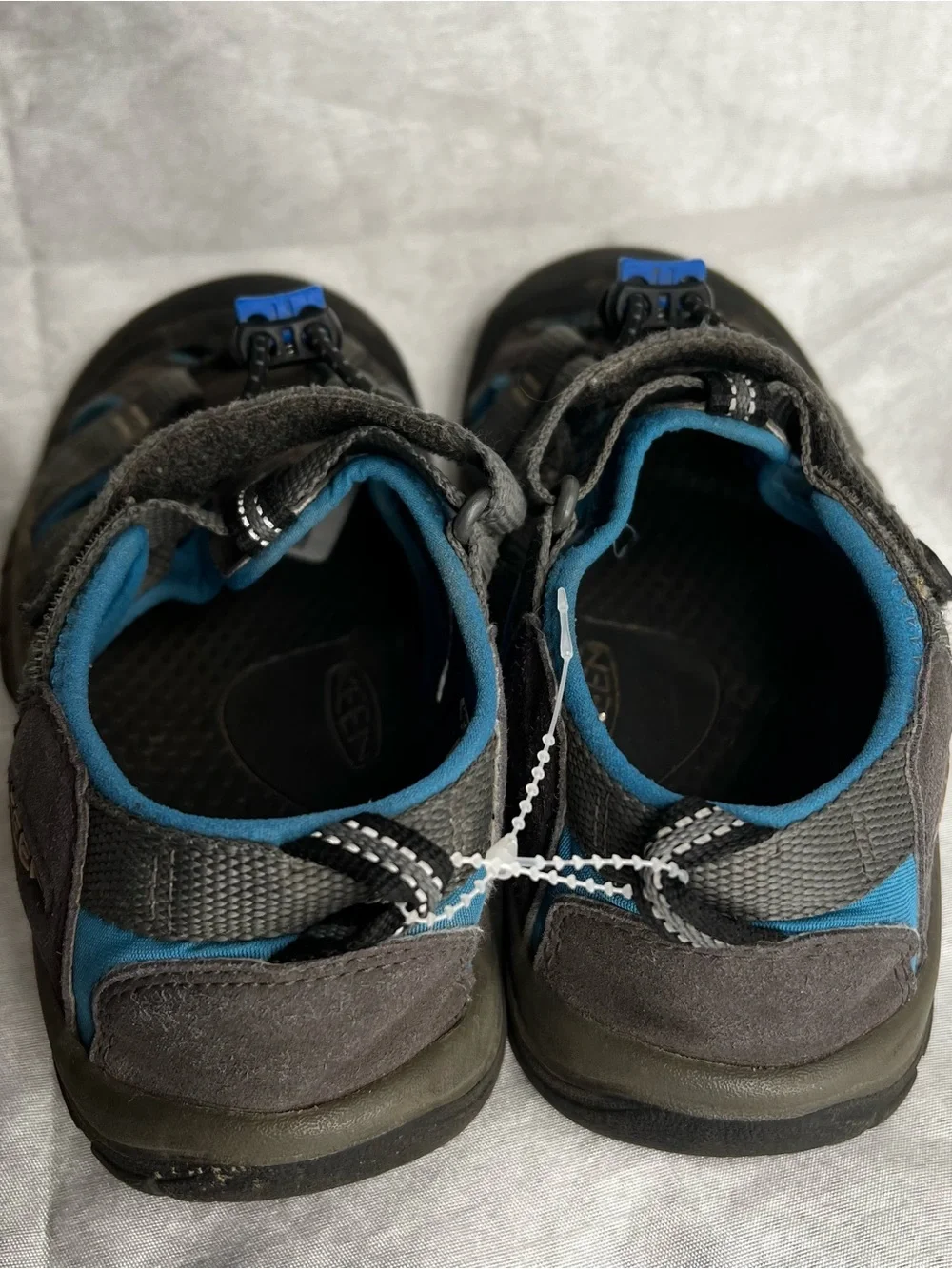 Big kid size 2 Keen Sandals blue/gray